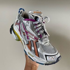 BALENCIAGA RUNNER SNEAKER - MULTICOLOR GREY & SILVER (38)
